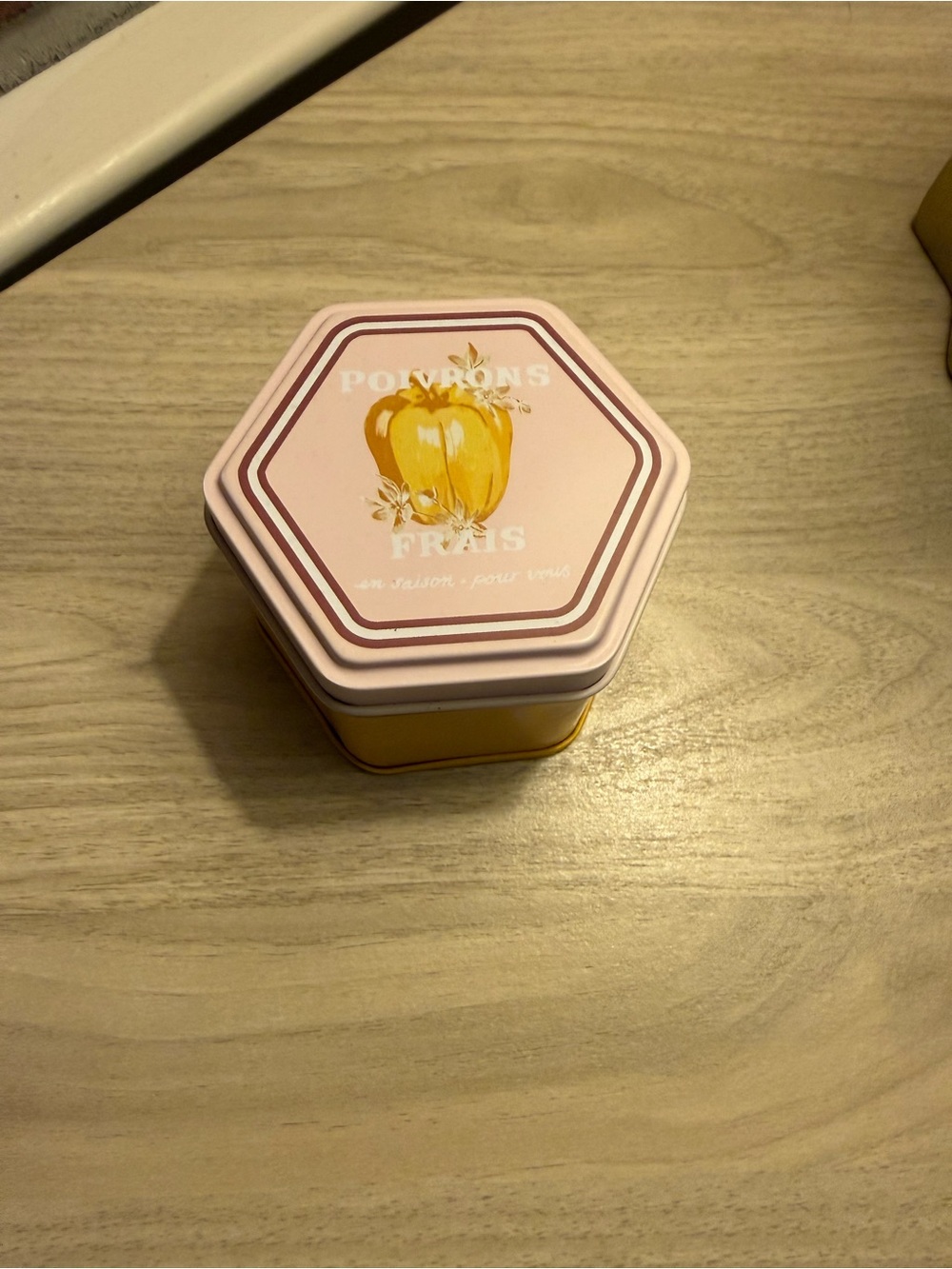 Anthropologie Juliette Fresh Wildflower & Bell Pepper Hexagonal Tin Candle - Picture 3 of 7